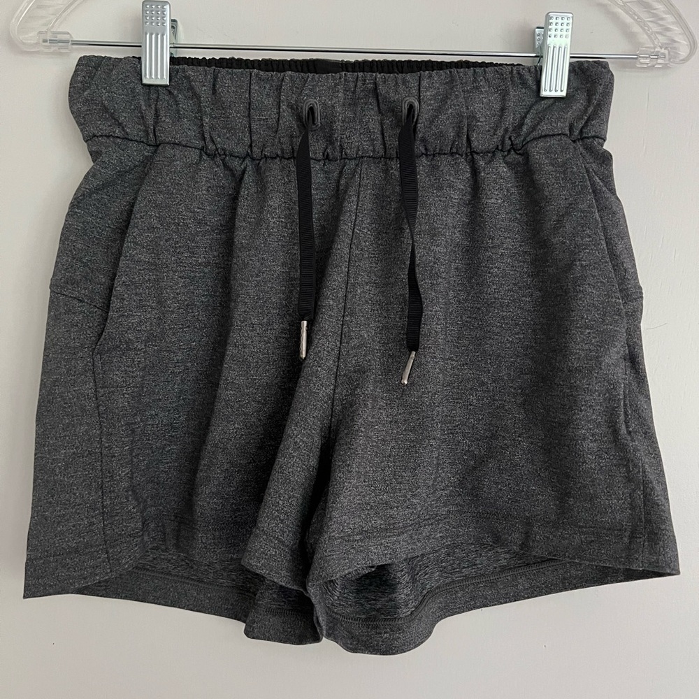 Lululemon On the Fly short